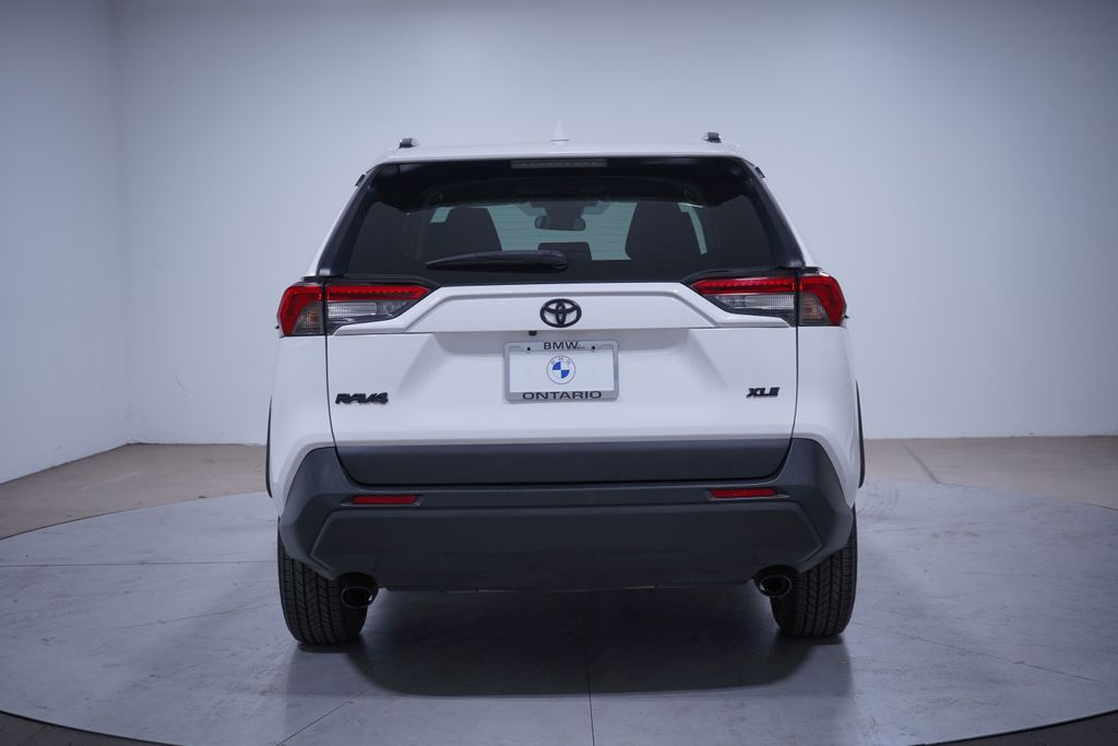 2021 Toyota RAV4 XLE 5