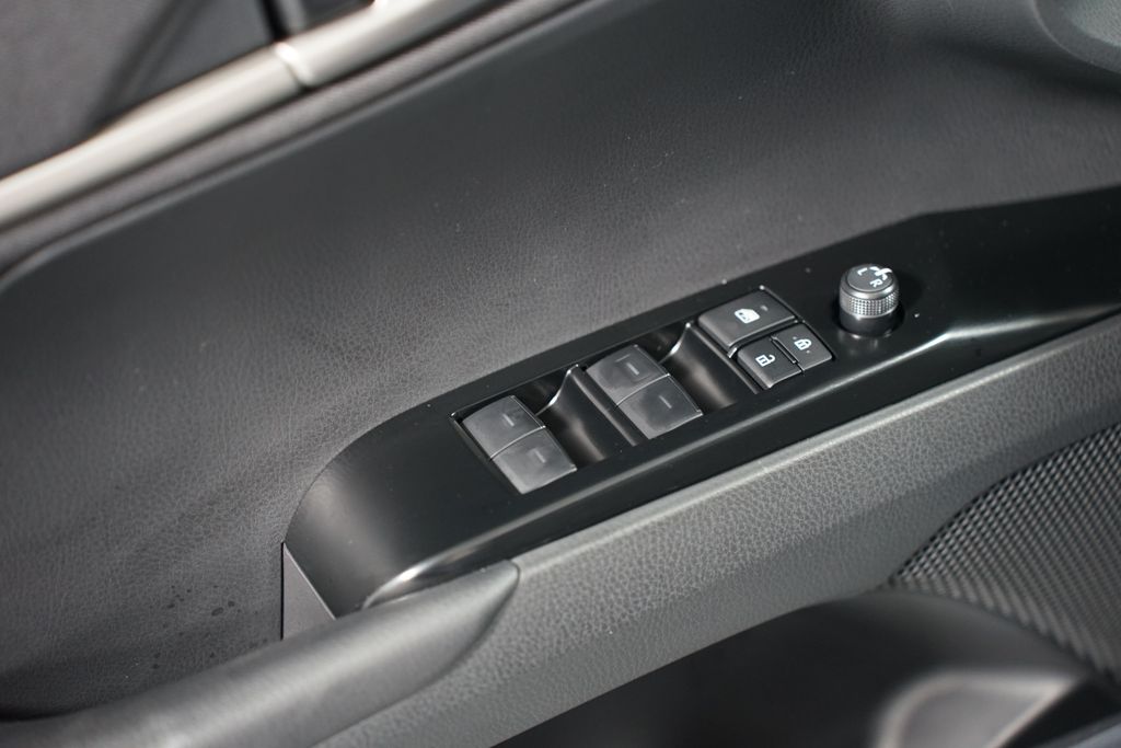 2025 Toyota Camry LE 31
