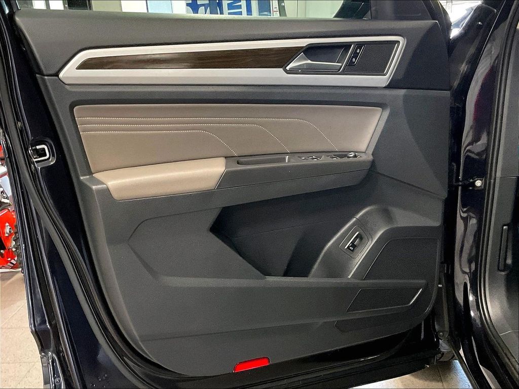 2023 Volkswagen Atlas — photo 9