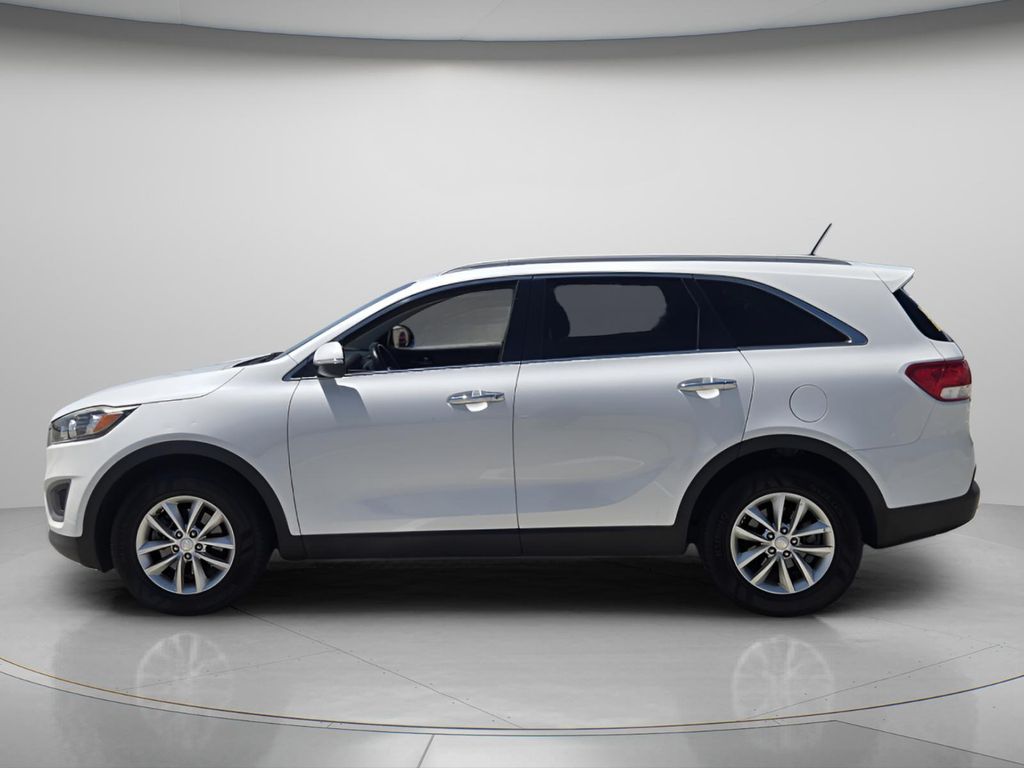 2017 Kia Sorento - $9,039