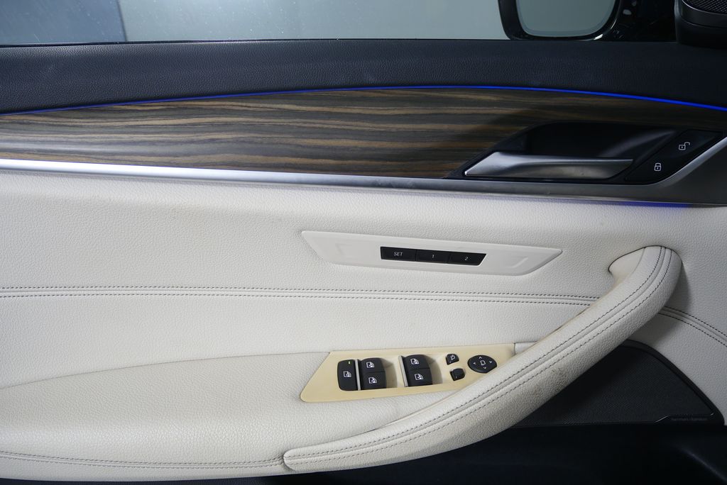 Thumbnail: 2023 BMW 5 Series - 9