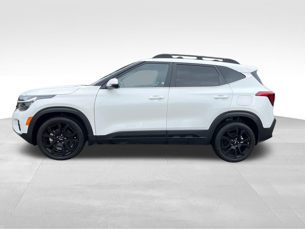 Used 2024 White Kia X-Line image 2