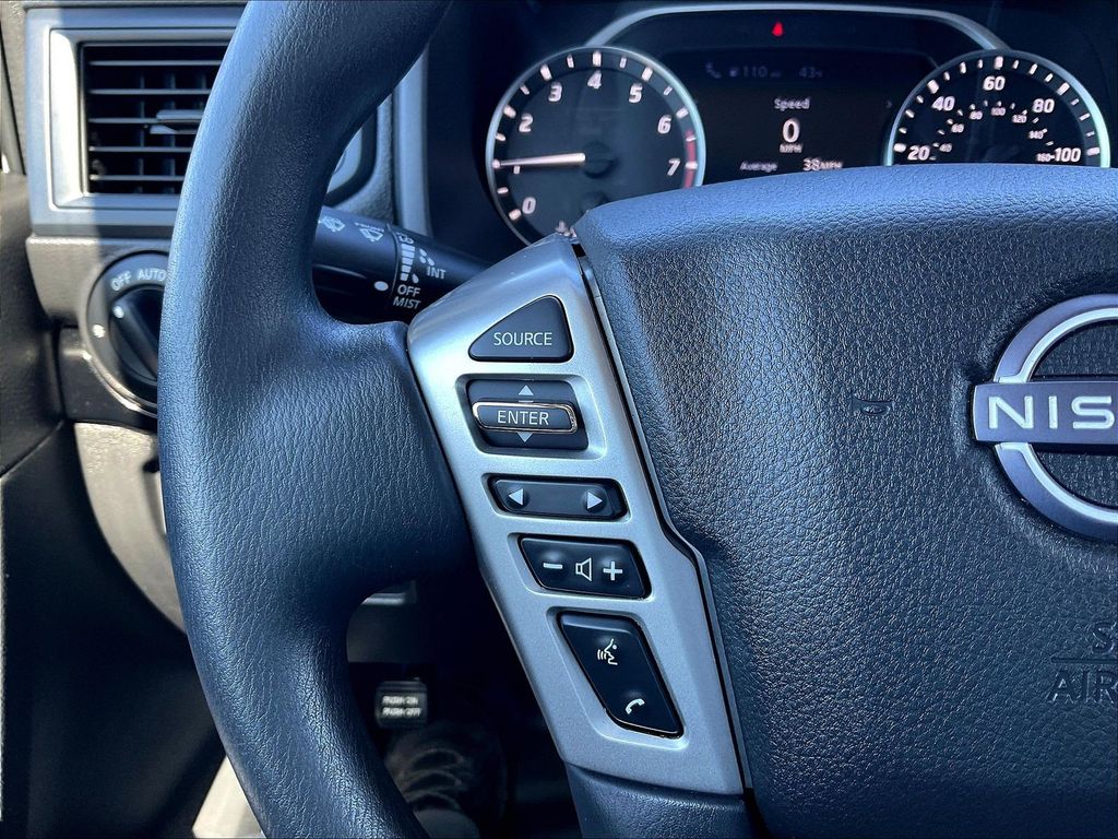 2024 Nissan Titan — photo 21