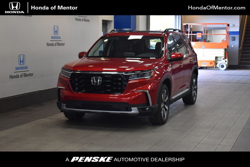 2025 Honda Pilot Touring -
                Mentor, OH