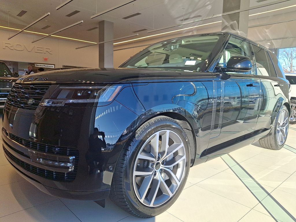 2026 Land Rover Range Rover P550e SE AWD