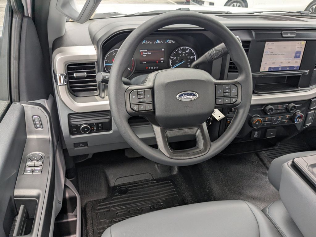 2025 Ford F-550 Chassis XL