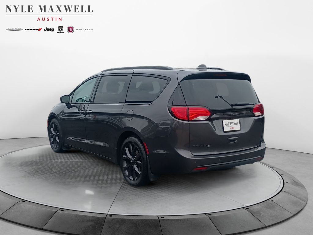 Used Car 2019 Chrysler Pacifica  Touring Plus For Sale Under $20,000 In Austin, Texas