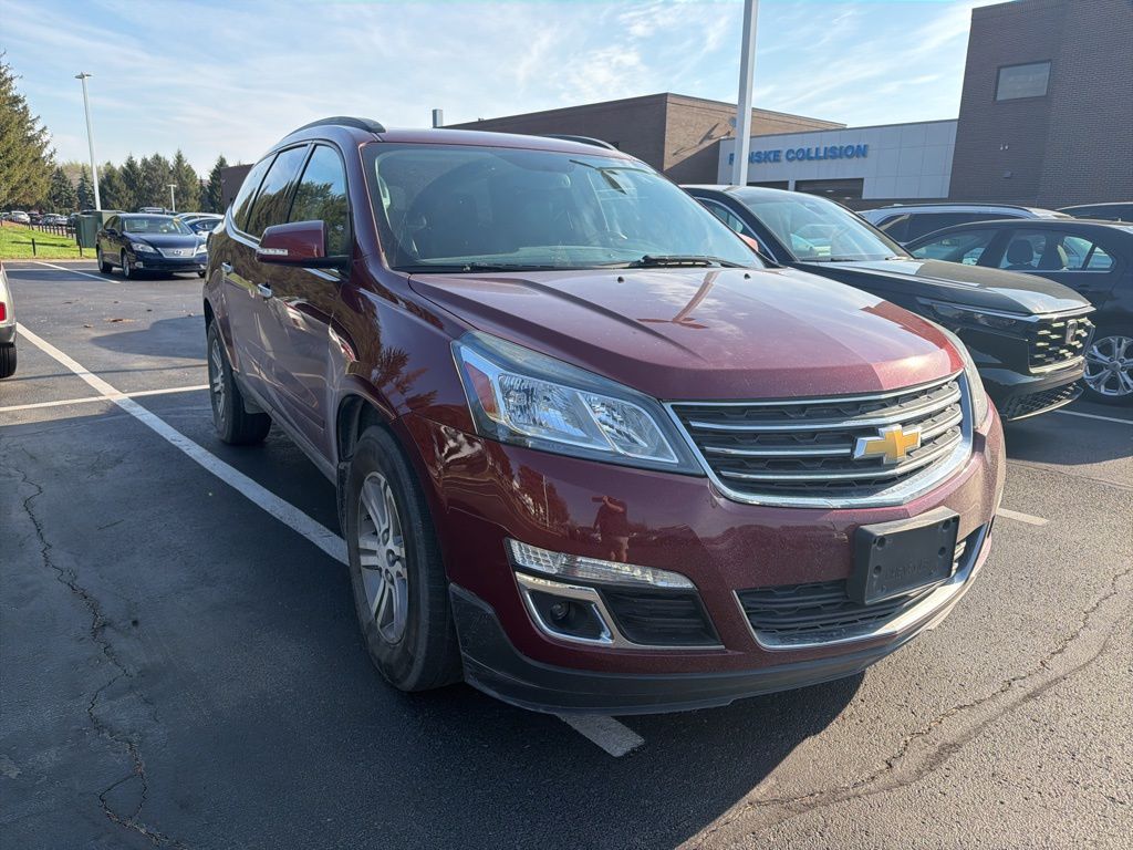 Thumbnail: 2015 Chevrolet Traverse - 4