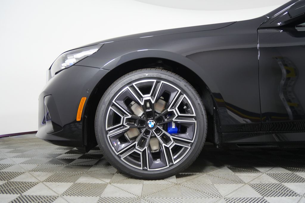Thumbnail: 2026 BMW 5 Series - 7