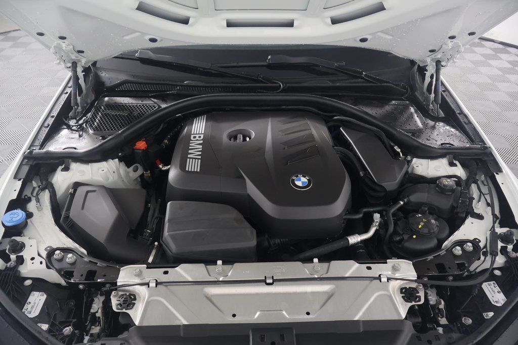 2025 BMW 3 Series 330i 9