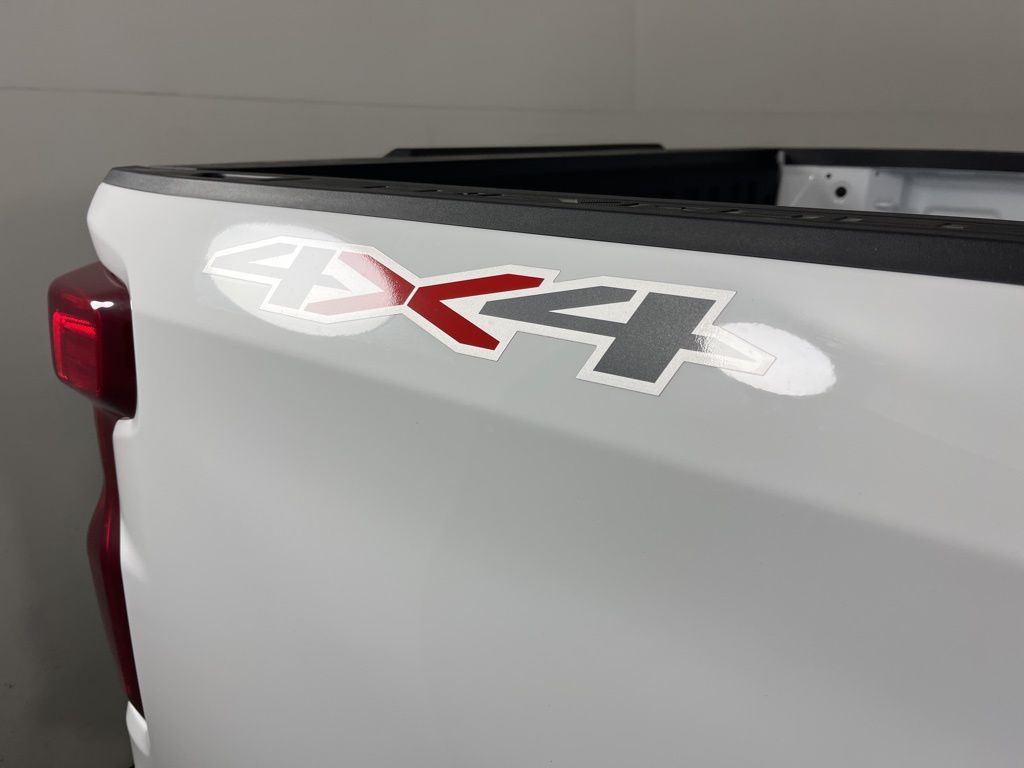 Thumbnail: 2026 Chevrolet Silverado 1500 - 16