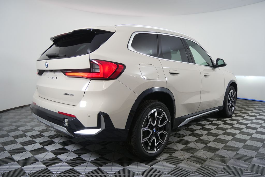 Thumbnail: 2026 BMW X1 - 3