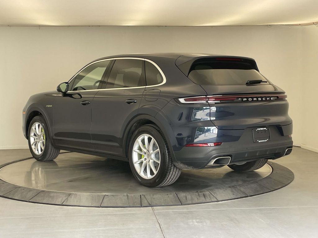 2024 Porsche Cayenne E-Hybrid Base - 2