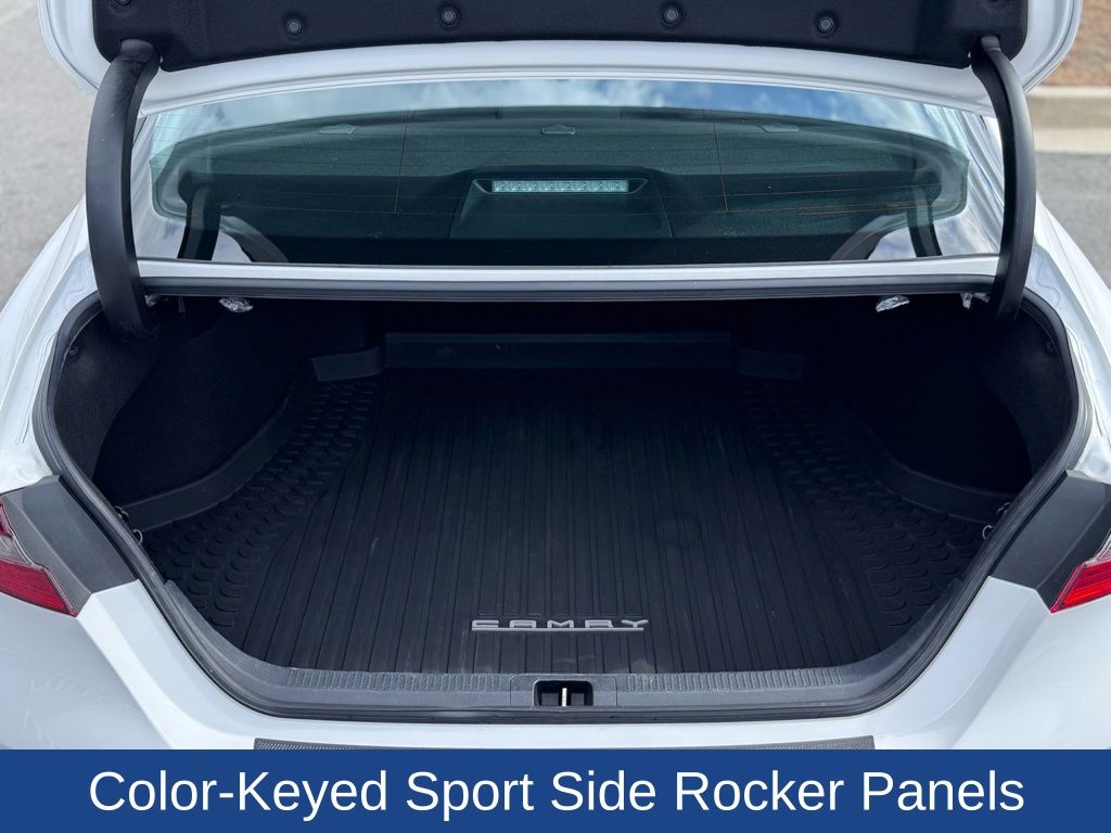 2021 Toyota Camry SE Hybrid