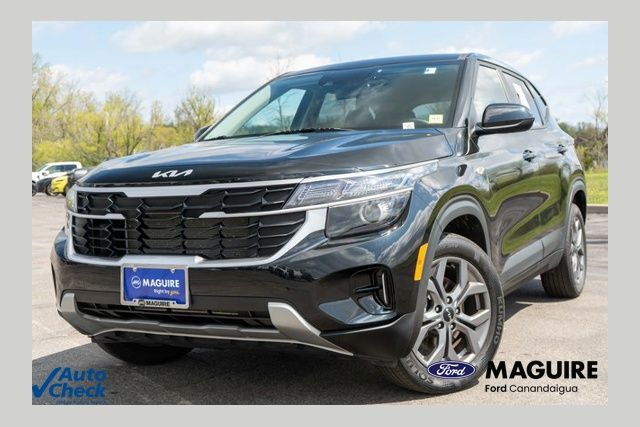 Black 2024 Kia Seltos SUV / Crossover All-Wheel Drive Continuously Variable Transmission