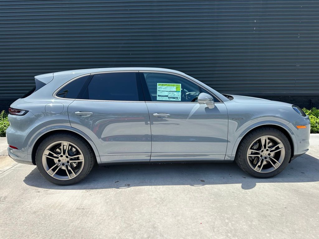 Thumbnail: 2025 Porsche Cayenne - 8