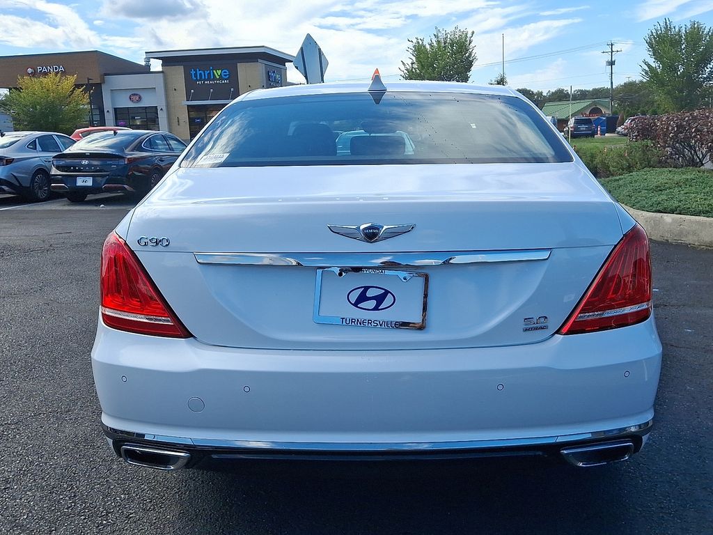 Thumbnail: 2017 Genesis G90 - 5