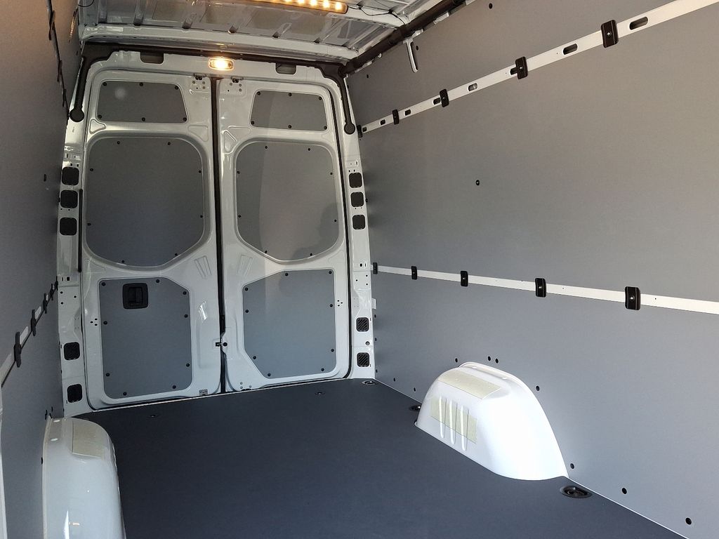 2025 Mercedes-Benz Sprinter 2500 7