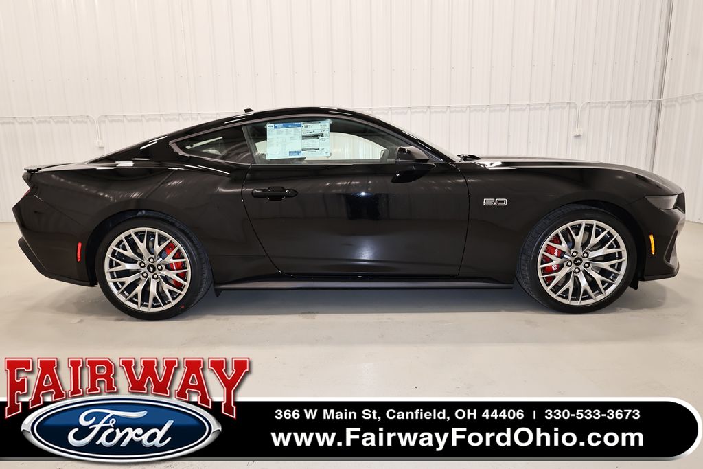 Shadow Black 2026 Ford Mustang GT Premium Fastback RWD Coupe Rear-Wheel Drive 6-Speed Manual