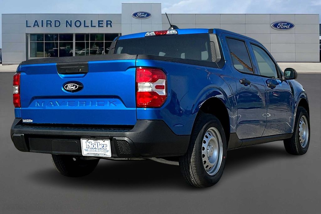 View vehicle photo 5