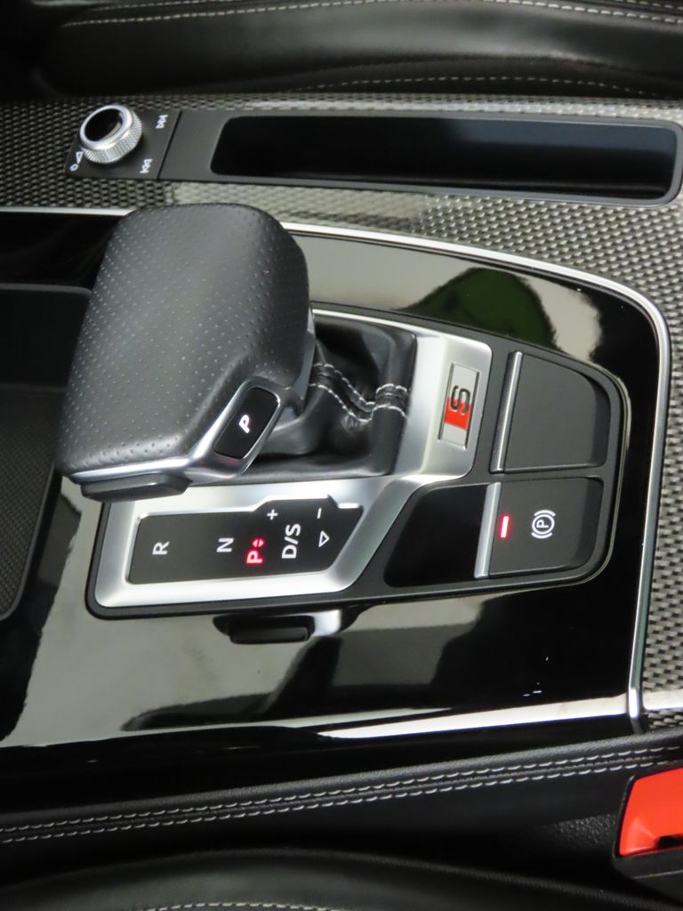 Thumbnail: 2023 Audi SQ5 - 21
