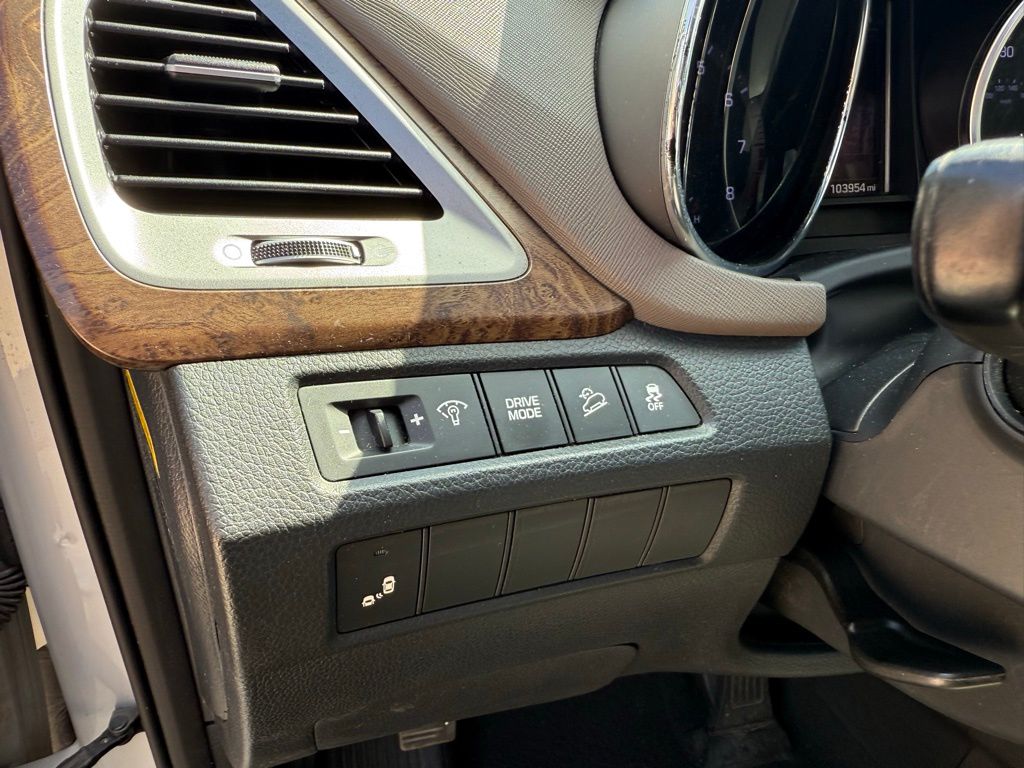 Thumbnail: 2017 Hyundai Santa Fe - 11