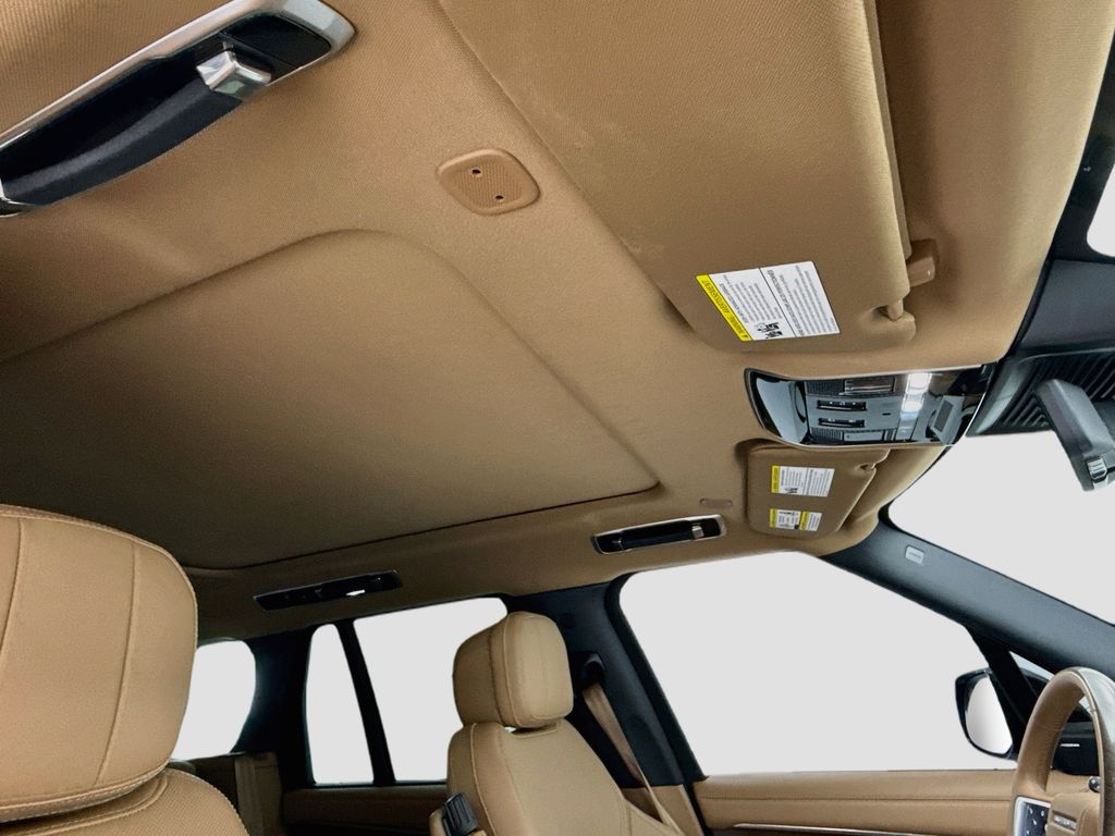Thumbnail: 2024 Land Rover Range Rover - 17