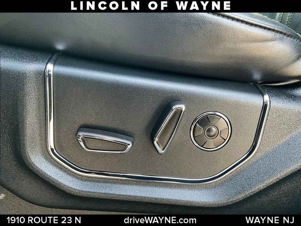 2020 Ford Expedition Platinum photo