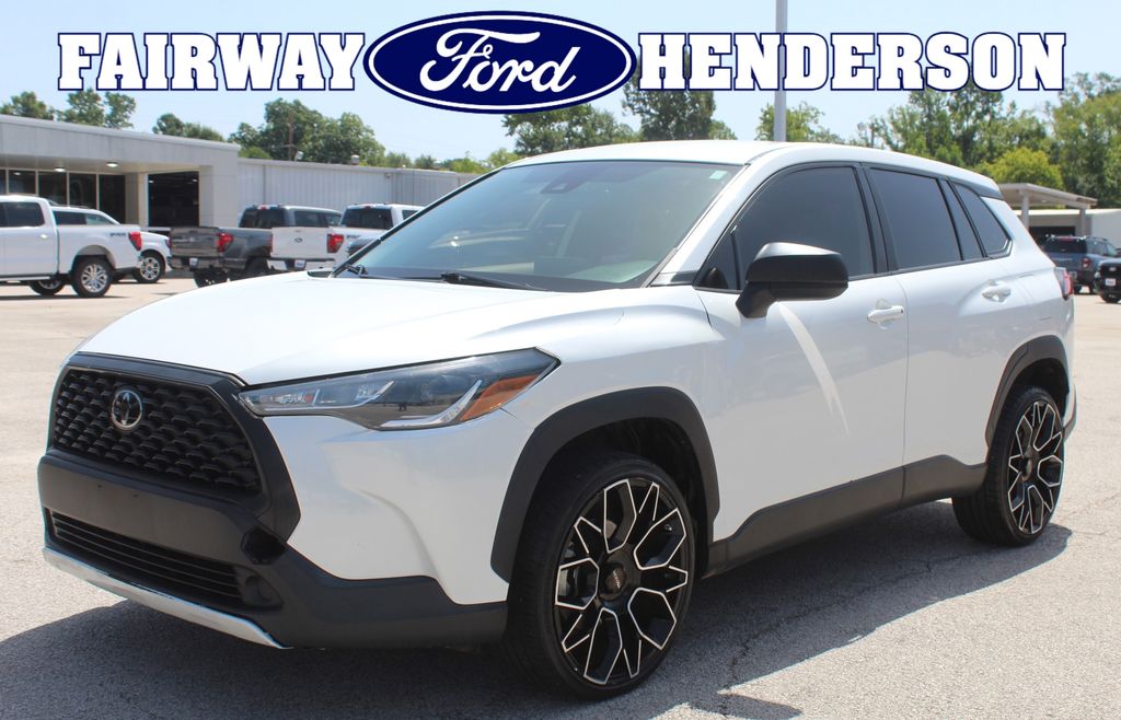 White (Wind Chill Pearl) 2022 Toyota Corolla Cross SUV / Crossover Front-Wheel Drive Continuously Variable Transmission