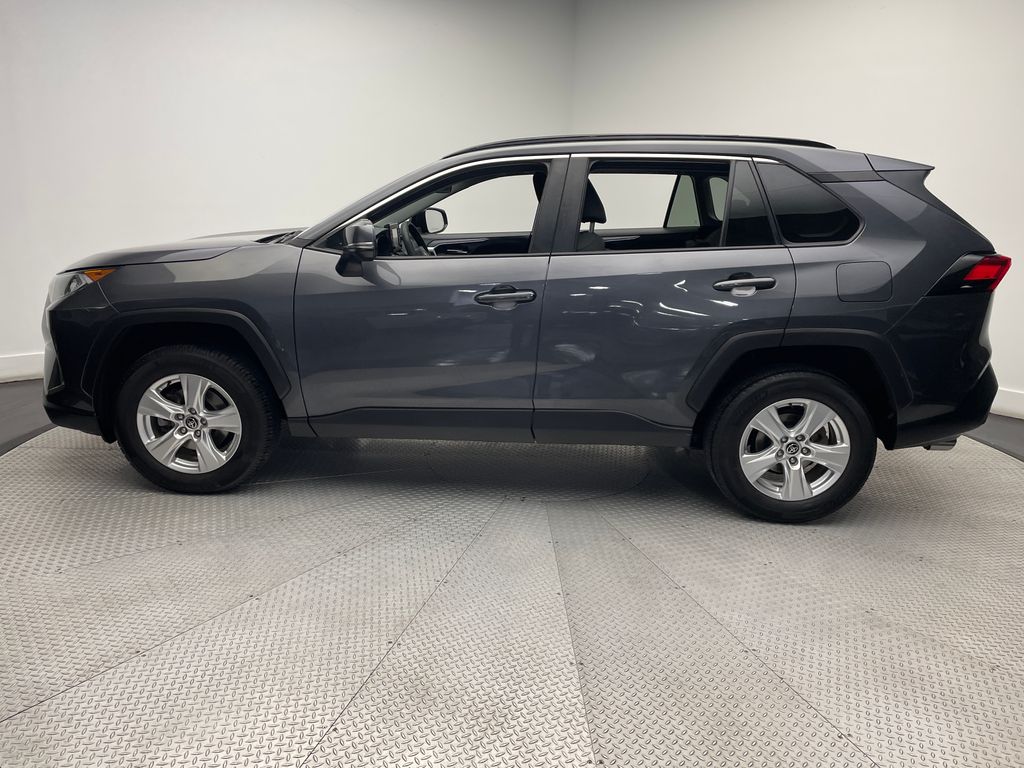 2021 Toyota RAV4 XLE 8