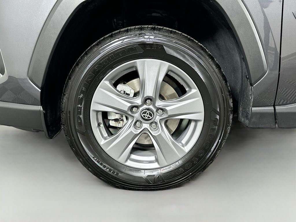 2022 Toyota RAV4 XLE 31