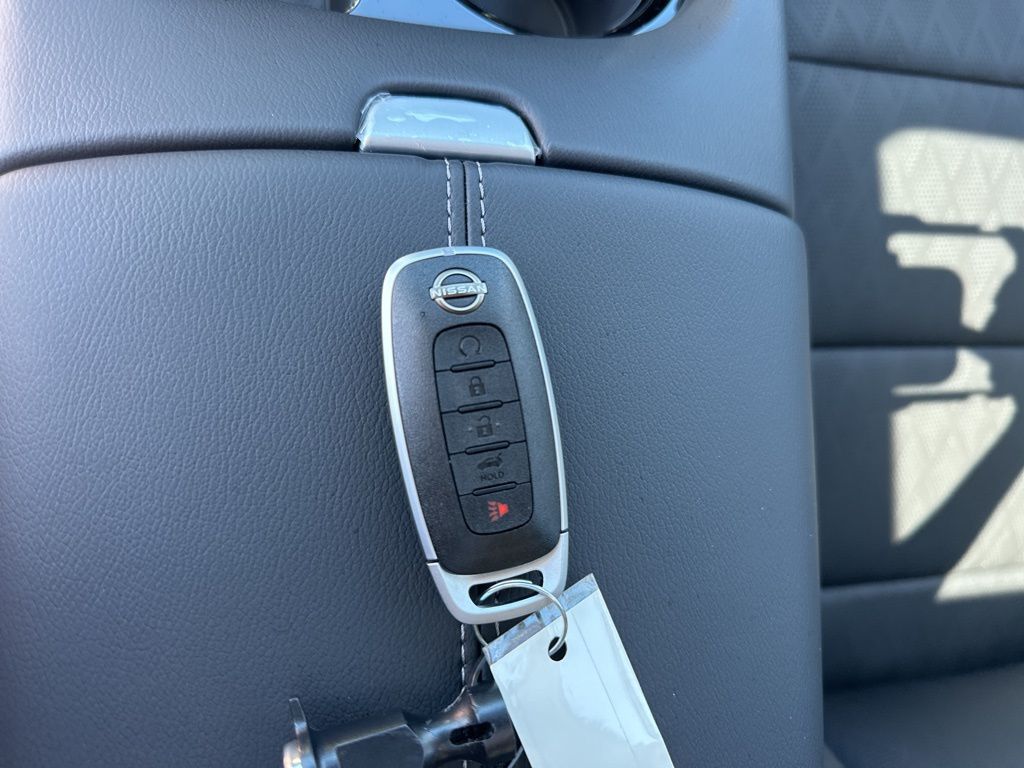 2025 Champagne Silver Metallic Nissan Murano Platinum AWD SUV