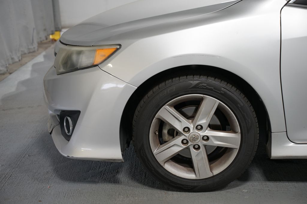 Thumbnail: 2013 Toyota Camry - 5