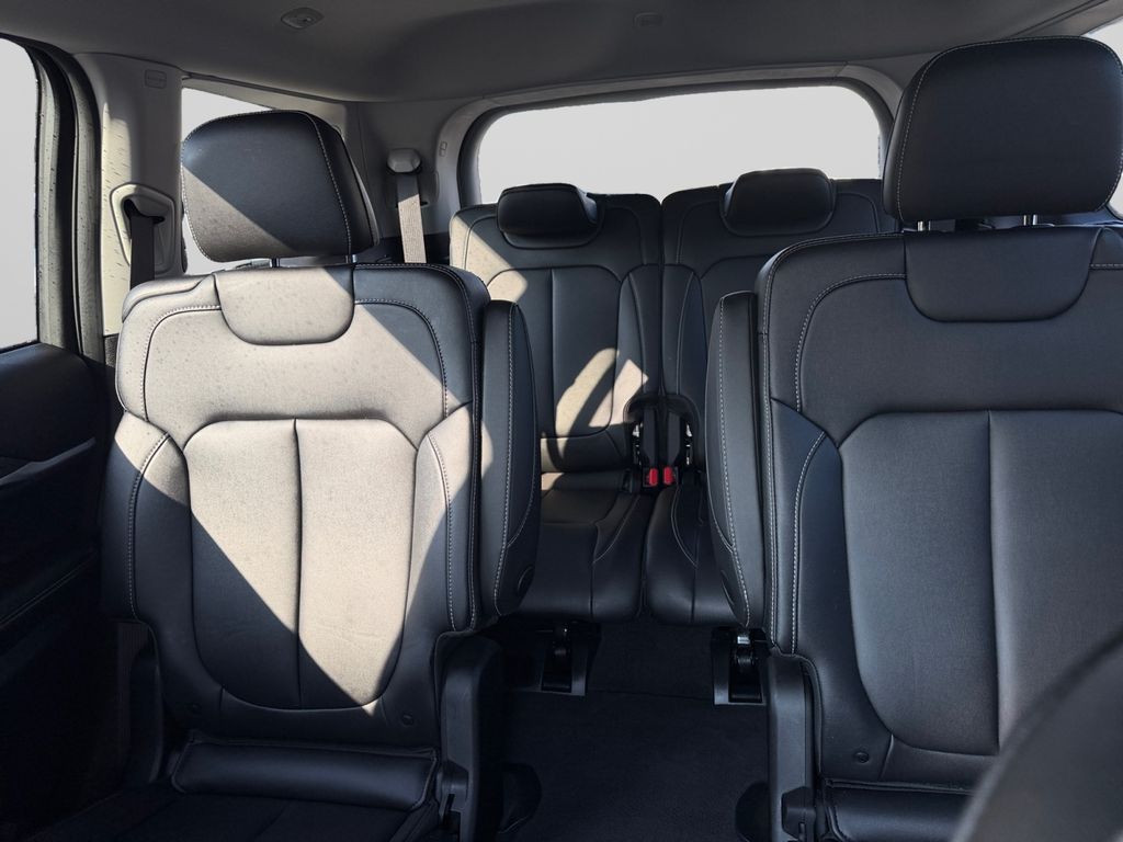 2023 Jeep Grand Cherokee L Limited White at South Hills CDJR
