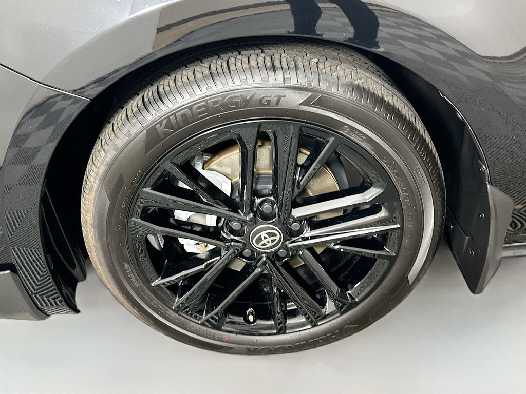 Thumbnail: 2025 Toyota Camry - 31