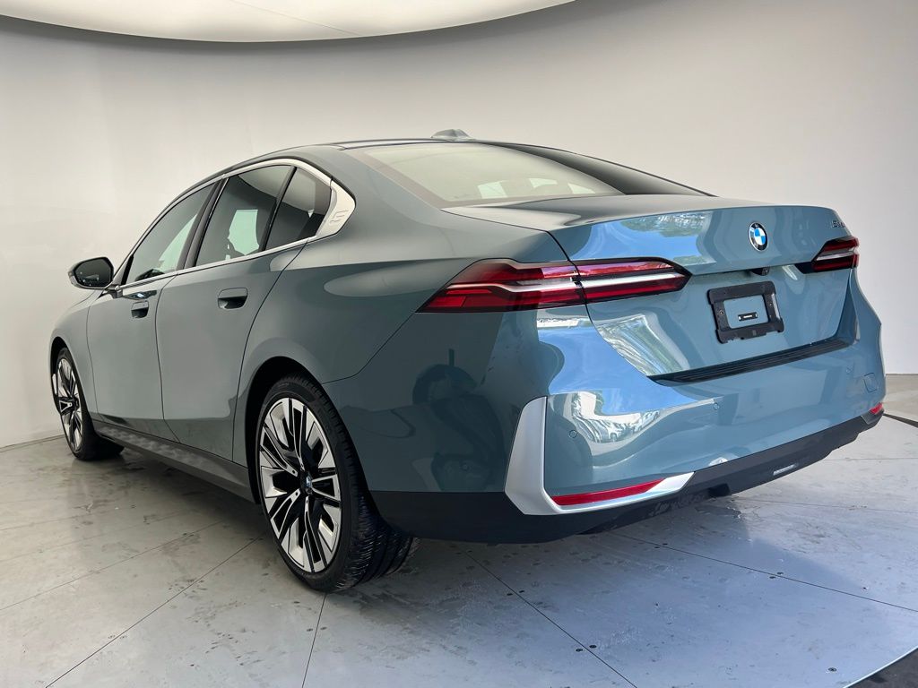 Thumbnail: 2024 BMW 5 Series - 4