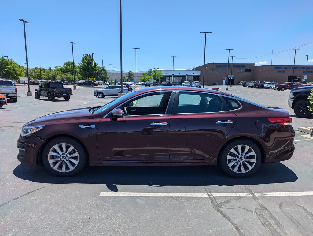 2016 Kia Optima LX 8