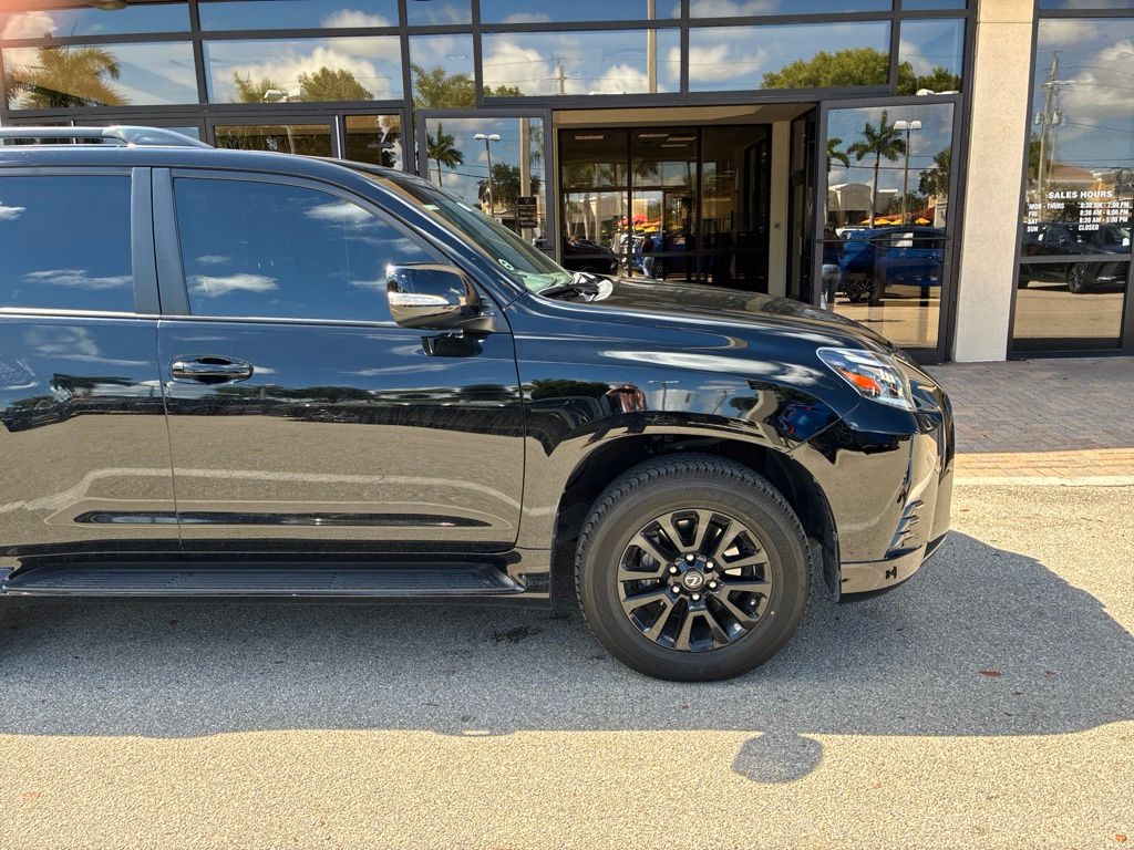 Certified Used 2022 Black Lexus 460 image 4