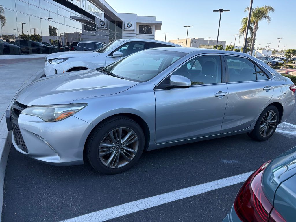 2016 Toyota Camry SE 8
