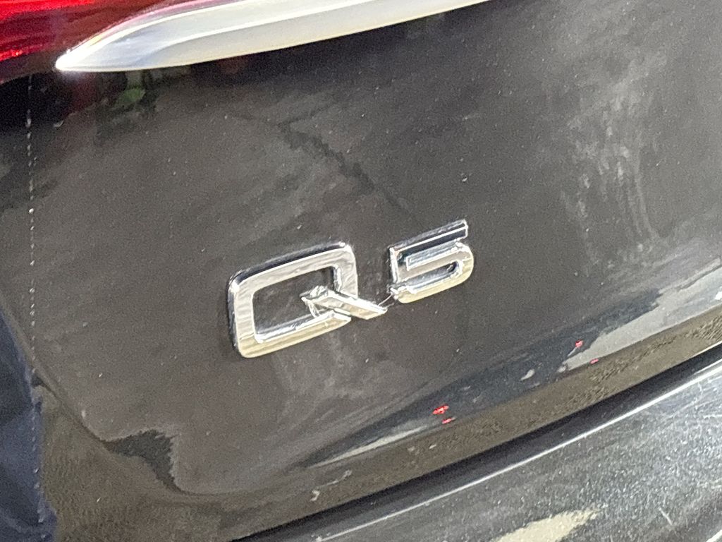 2023 Audi Q5 45 S line Premium