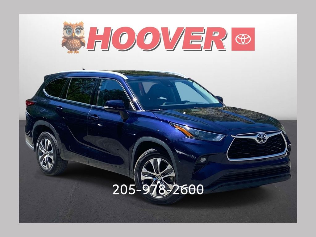 Blueprint 2022 Toyota Highlander XLE FWD SUV / Crossover Front-Wheel Drive 8-Speed Automatic