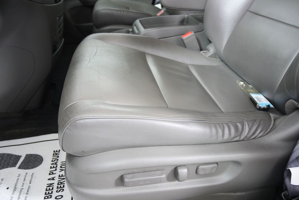 Thumbnail: 2017 Honda Odyssey - 9