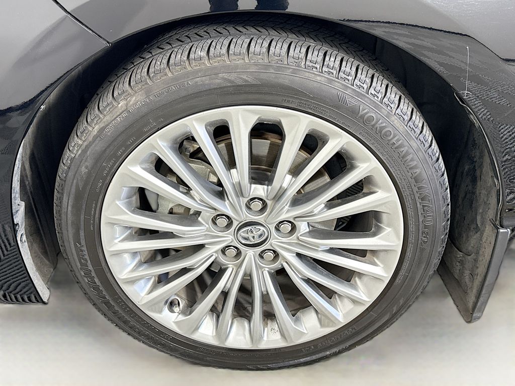 Thumbnail: 2020 Toyota Avalon - 32