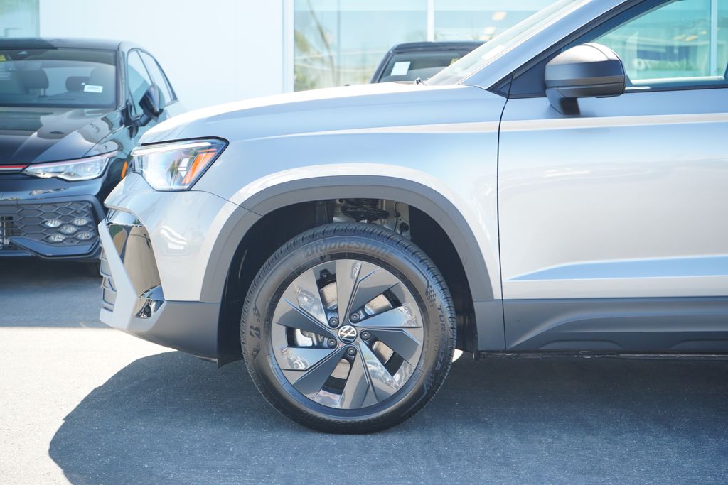 Thumbnail: 2025 Volkswagen Taos - 2