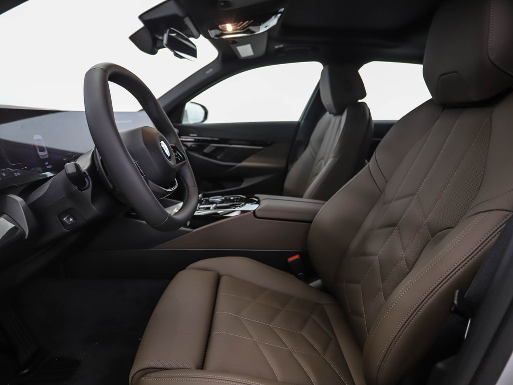 Thumbnail: 2026 BMW 5 Series - 11