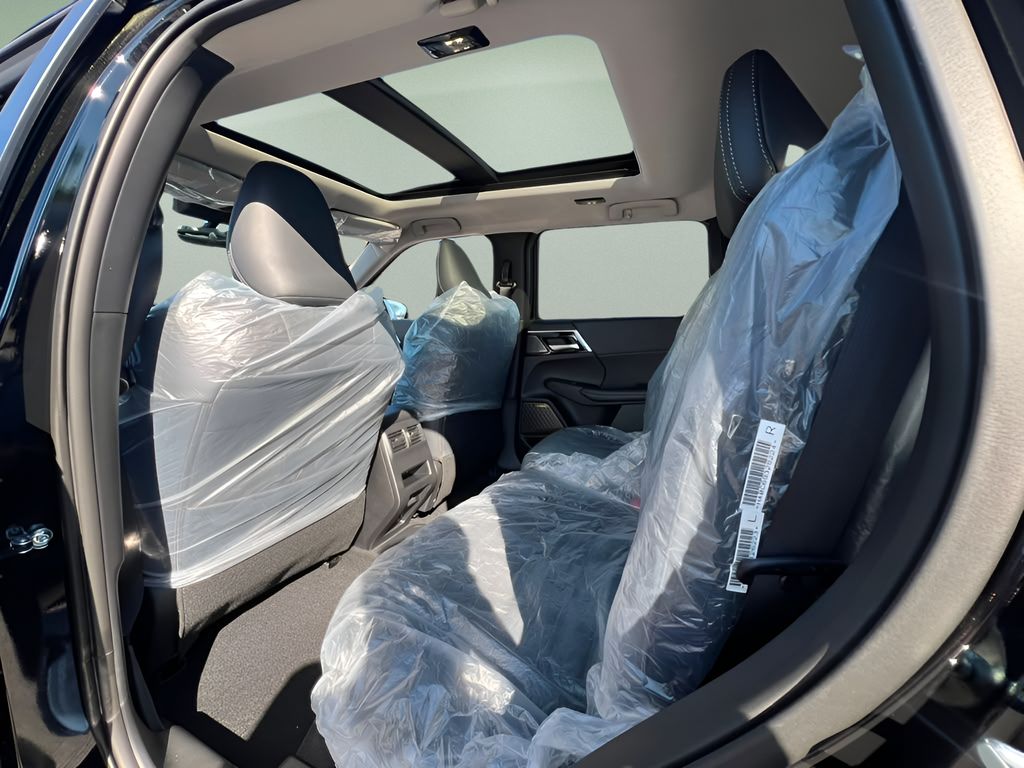 New 2026 Mitsubishi Outlander PHEV SUV