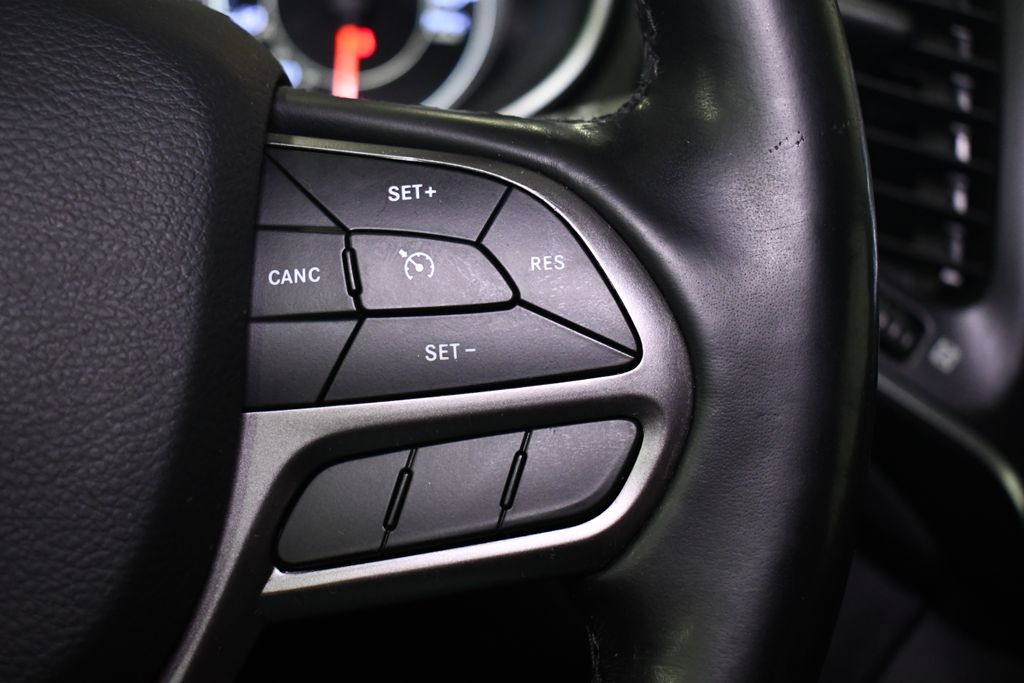 Thumbnail: 2020 Jeep Cherokee - 23