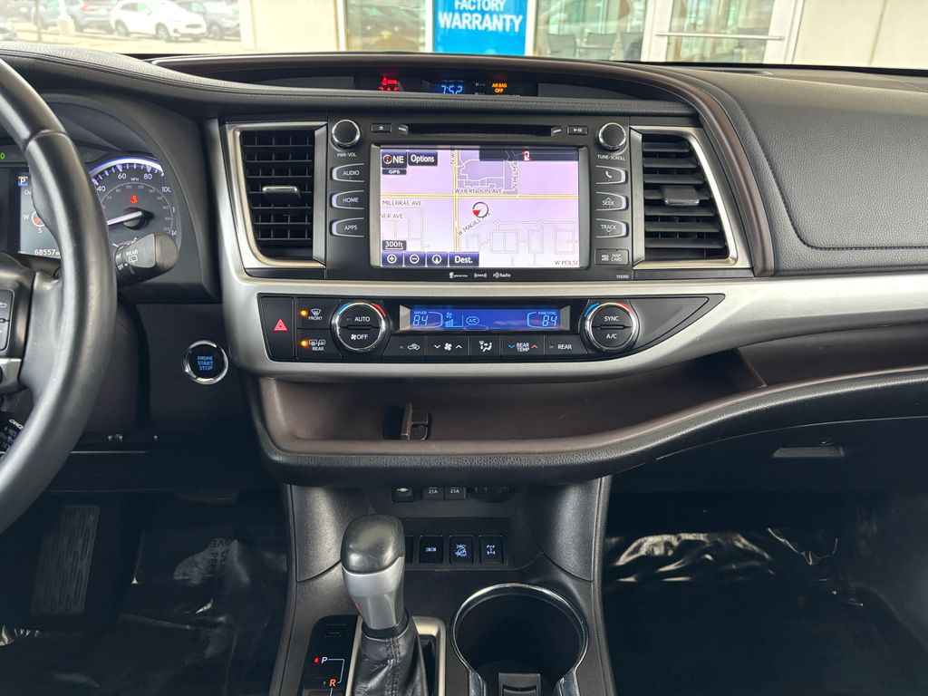 Thumbnail: 2019 Toyota Highlander - 13