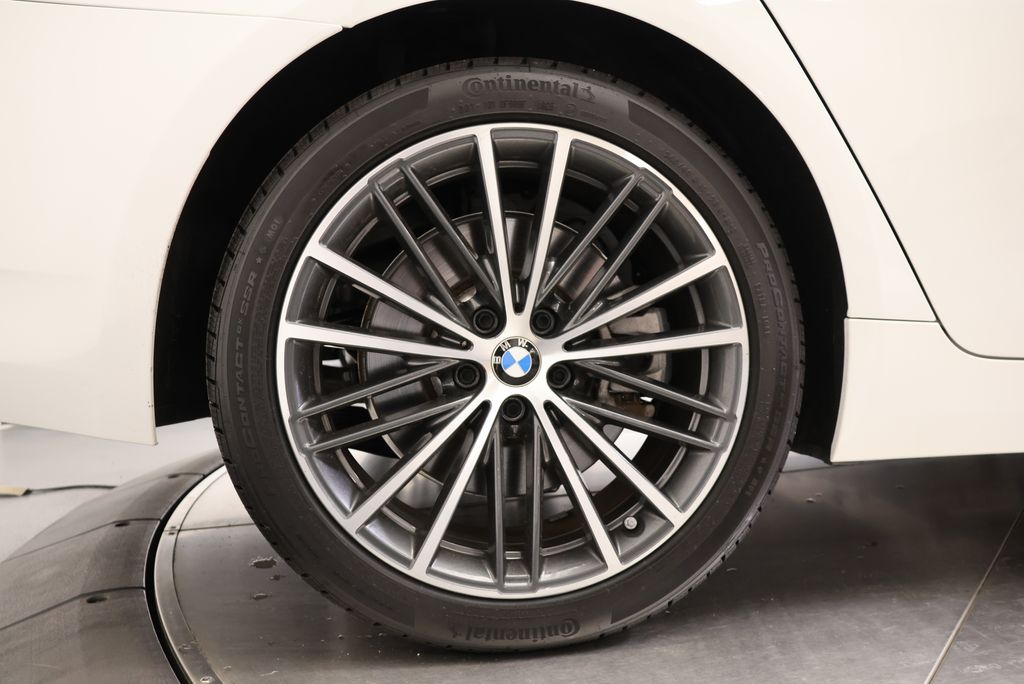 Thumbnail: 2023 BMW 5 Series - 11