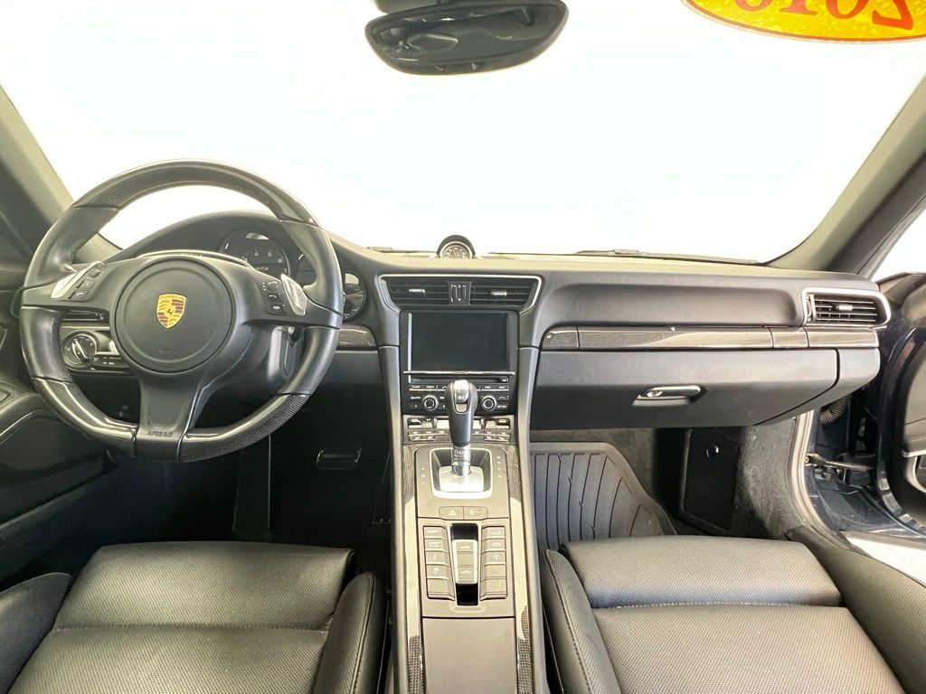 Thumbnail: 2016 Porsche 911 - 6